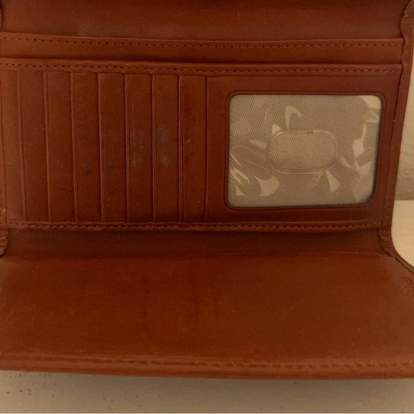 Dooney and Bourke Texas A&M wallet - Picture 3 of 3